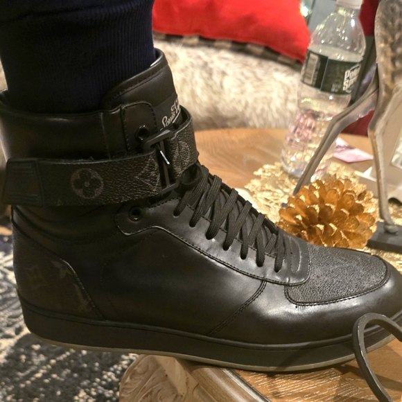 Leather Louis Vuitton boots - Picture 1 of 17